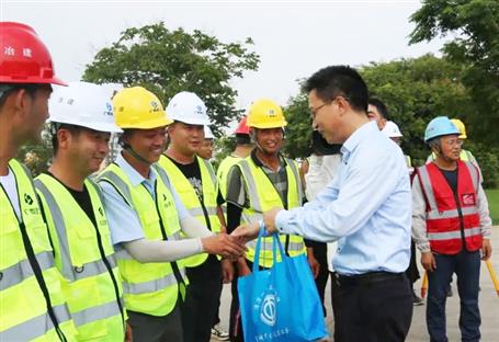 ��־�����ڰ˷ֹ�˾��Ŀ��չ��ս���� ��������ο�ʻ